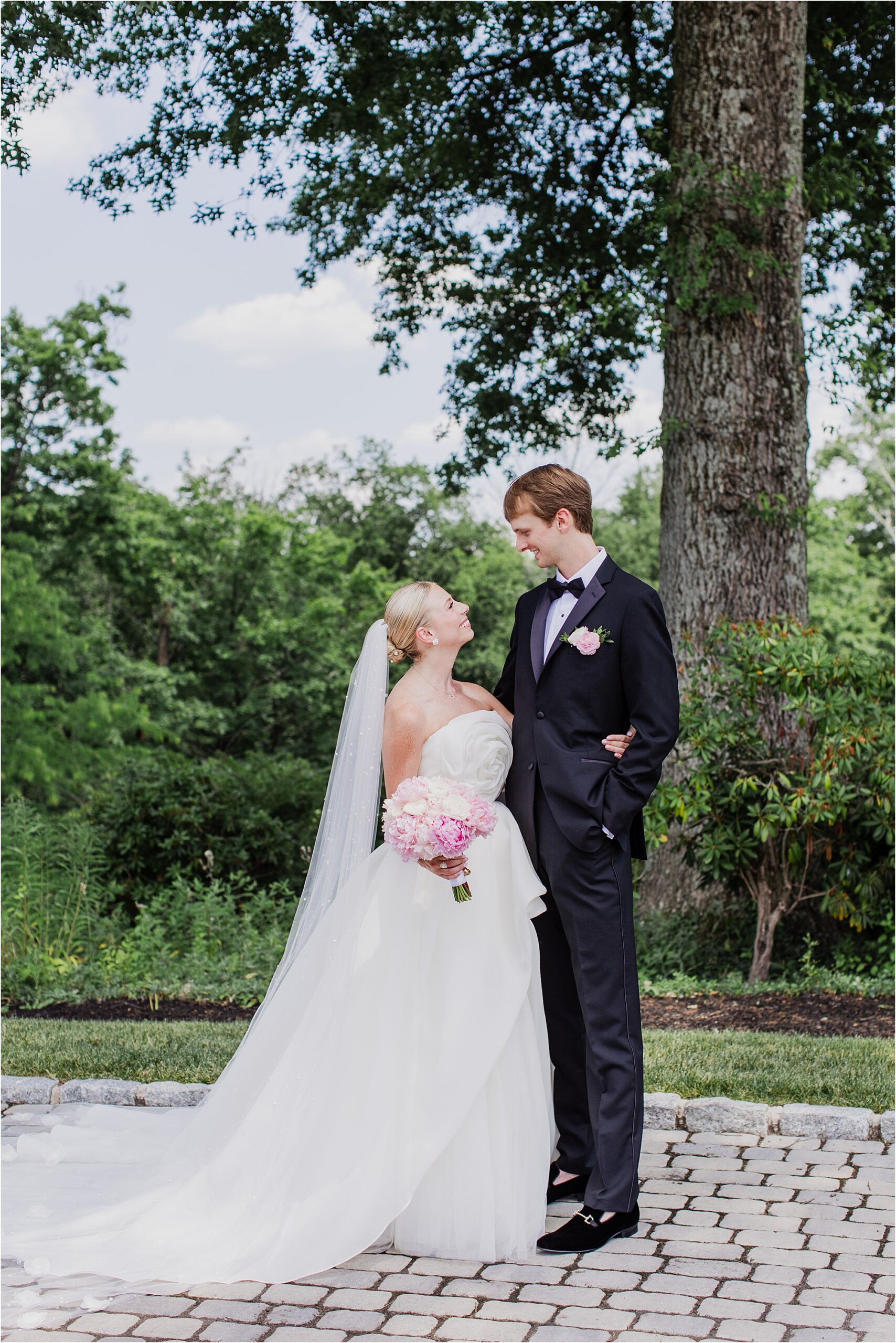 summer Hamilton farm wedding