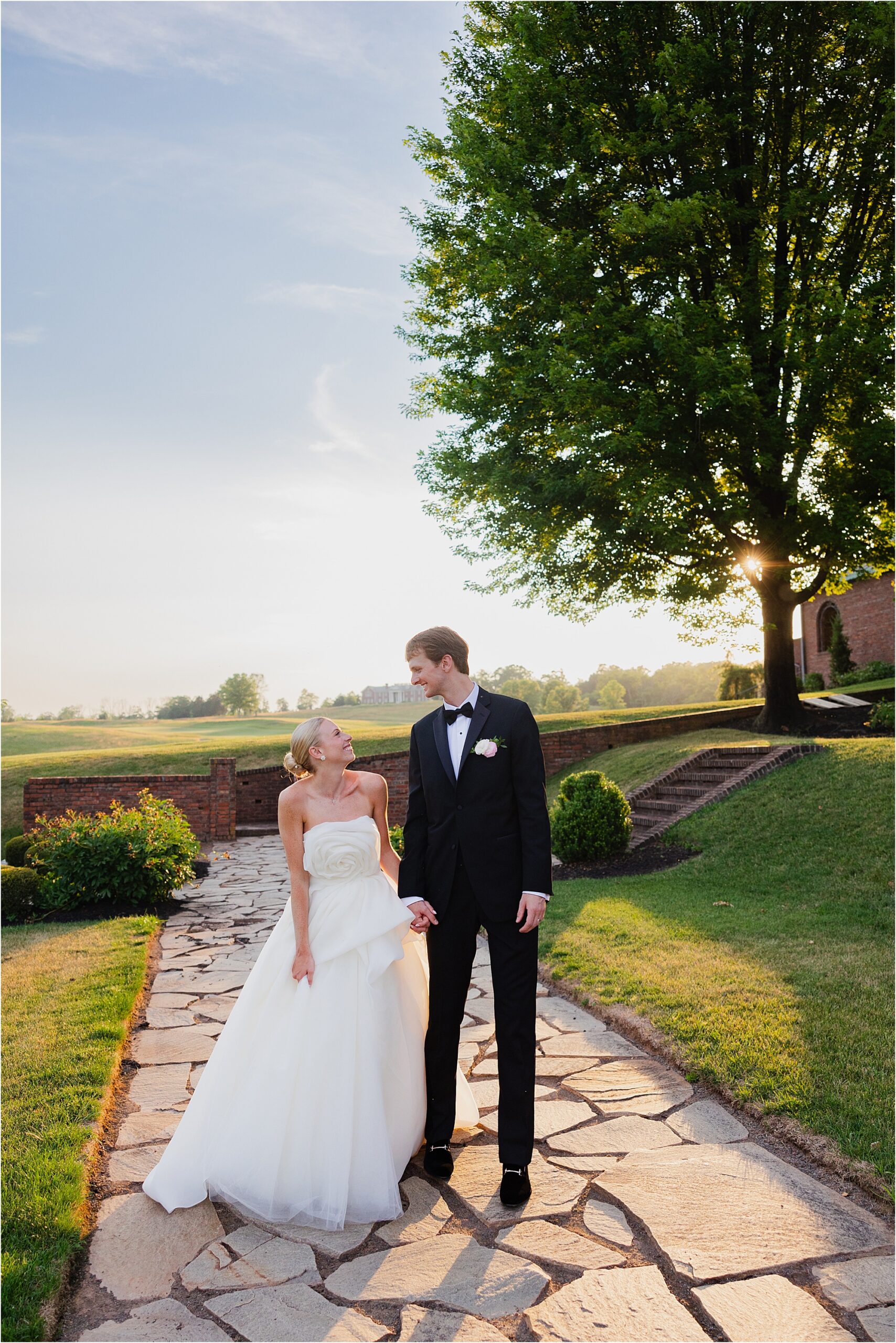 summer Hamilton farm wedding