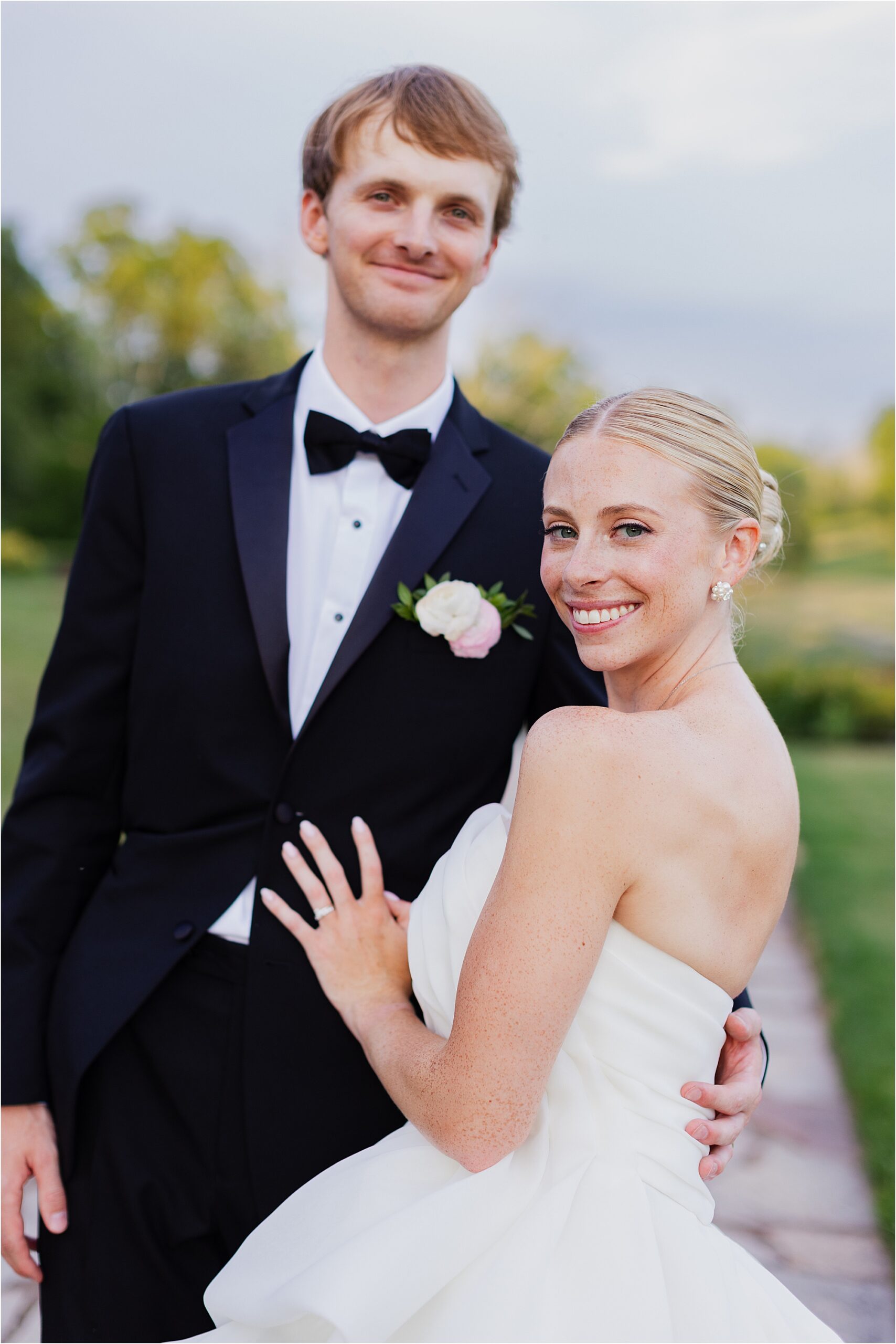 summer Hamilton farm wedding